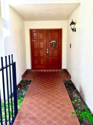 7611 Solimar Cir, Boca Raton, FL 33433-1036