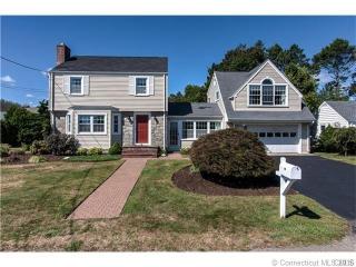 35 York St, Stratford, CT 06615-7964