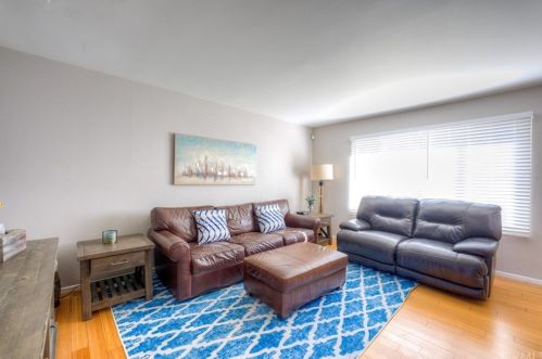 13273 Woodbrook Cir, Garden Grove, CA 92844-1802