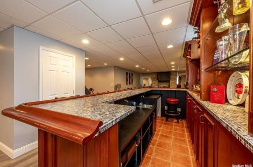 59 Reilly St, West Islip NY  11795-1044 exterior