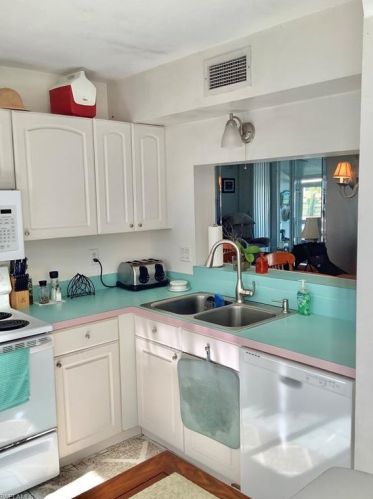 18024 San Carlos Blvd, Fort Myers Beach, FL 33931-2380