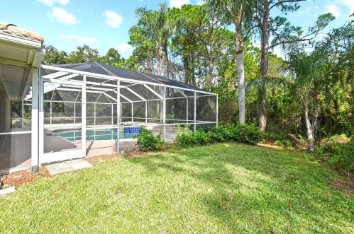 1698 Mockingbird Dr, Fort Pierce FL  34986-2045 exterior