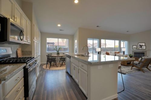 168 Driftwood Ct, Los Banos CA  93635-6302 exterior