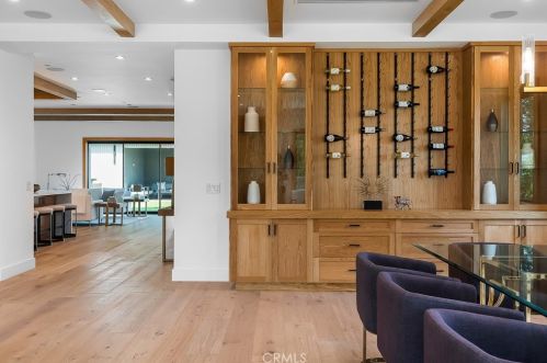 4765 Lemona Ave, Van Nuys CA 91405-4530 exterior