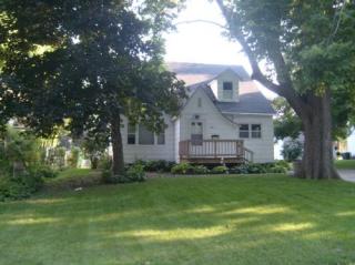 302 Union St, Pella, IA 50219-1735