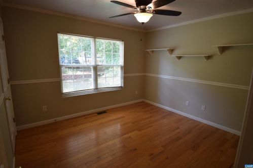 34 Woodlawn Dr, Bybee VA  22963-2732 exterior