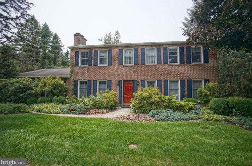 832 Anthony Dr, Navy Sup Dpt, PA 17050-2203