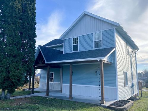 117 Dodge St, Dodgeville WI  53533-1153 exterior