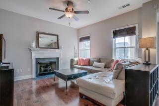 819 Shade Tree Ln, Franklin, TN 37064-0602