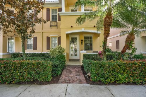 3507 Greenway Dr, Jupiter, FL 33458-8721