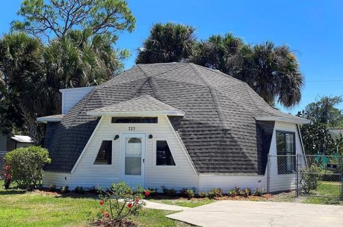 525 Orange Ave, Sebastian, FL 32958-4041