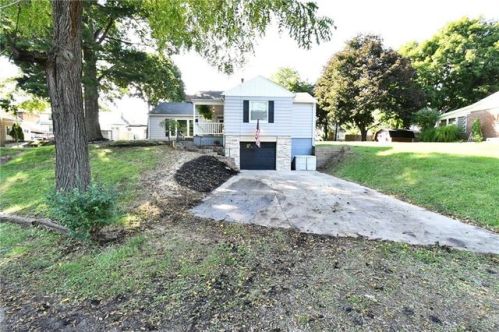 929 Reservoir Dr, Massillon, OH 44646-4831