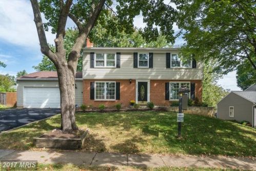 602 Merlins Ln, Herndon, VA 20170-3126