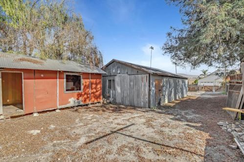 1670 Hillcrest Rd, Hollister CA  95023-5205 exterior