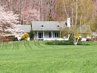 211 Lands End Dr, Burnsville, NC 28714-4881