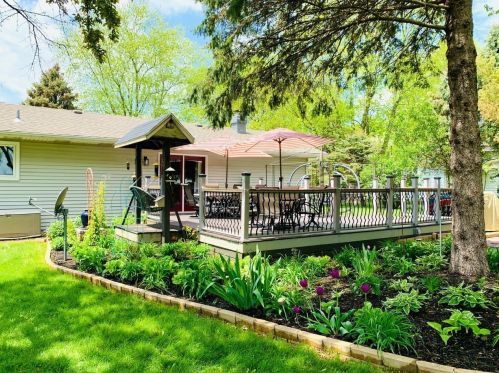 221 150, Valpo IN  46383-9559 exterior