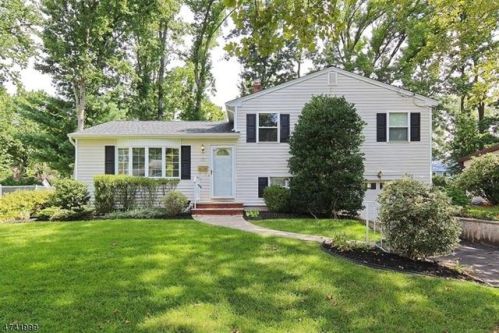 101 Glenwood Rd, Fanwood, NJ 07023-1474