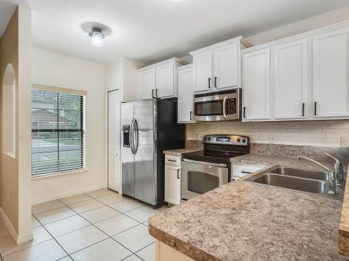 5241 Windsor Lake Cir, Sanford FL  32773-5736 exterior