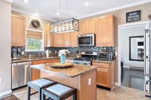 9 Murray Ln, Crotonville NY  10562-3300 exterior