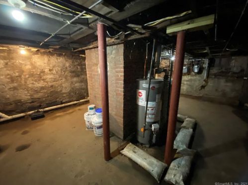 19 Portland St, Middletown CT  06457-2209 exterior