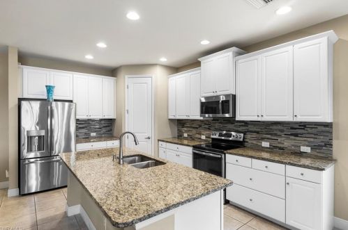 3688 Canopy Cir, Naples FL  34120-0698 exterior