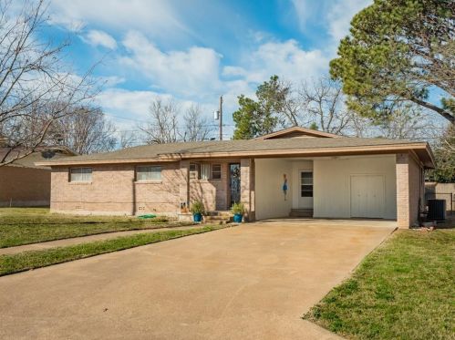 1998 Crestridge St, Stephenville TX  76401-2009 exterior