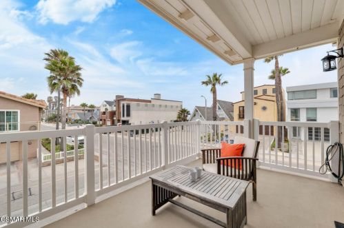 820 Mandalay Bch Rd, Oxnard CA 93035-1078 exterior