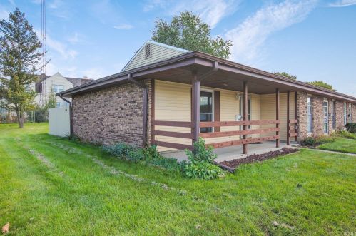 802 Berkley Cir, Mishawaka, IN 46544-4816