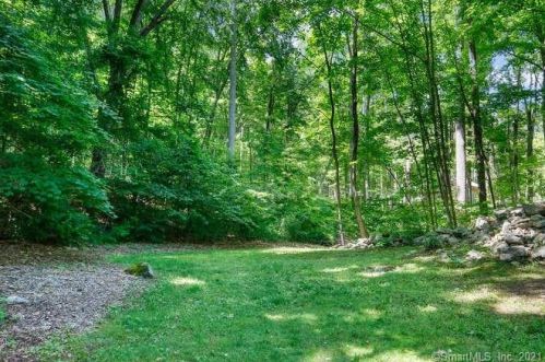 307 Berkshire Rd, Sandy Hook CT  06482-1511 exterior