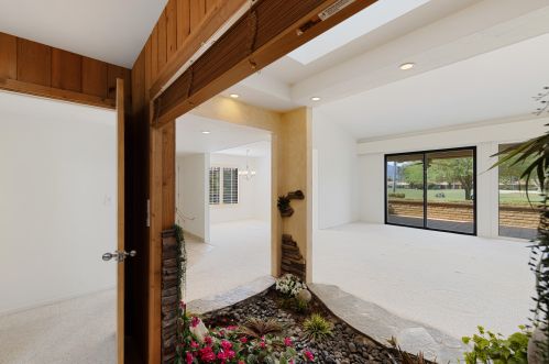 14 Seville Dr, Rancho Mirage CA  92270-3850 exterior