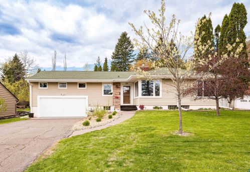 915 Northland Ave, Duluth, MN 55804-1910