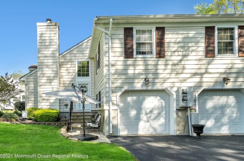 1201 Buckingham Cir, Middletown, NJ 07748-3453