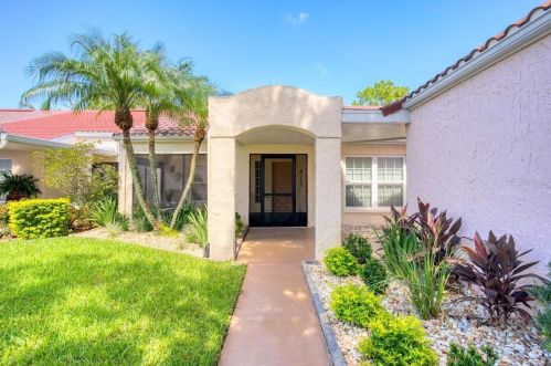 976 Madrid Dr, Palm Harbor, FL 34684-2835