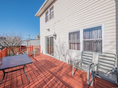 9 Old Broadway, New Hyde Park NY  11040-5012 exterior