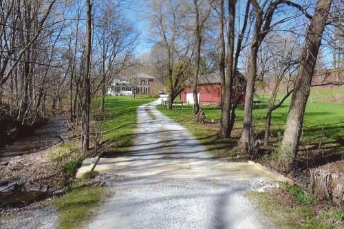 29 Depot St, Hebron, NY 12832-5120