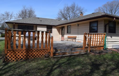 215 Moreland Blvd, Waukesha WI  53188-2464 exterior