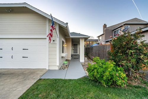 1987 Seville St, Santa Rosa, CA 95403-8121