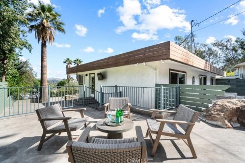 4207 Miramonte Pl, Riverside CA  92501-3054 exterior