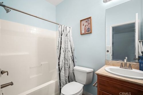 23860 Toscana Dr, Santa Clarita CA  91354-3015 exterior