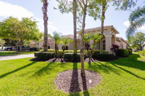 7242 Maidstone Dr, Fort Pierce, FL 34986-3344