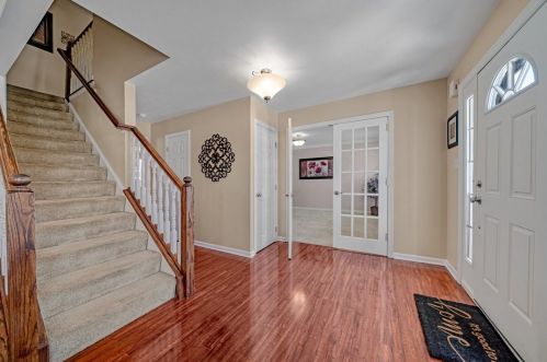 1037 Greenfield Dr, Canonsburg, PA 15317-8597