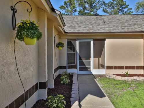 2724 Candler Dr, Deltona, FL 32725-9671