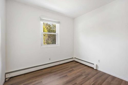 72 Spook Hl Rd, New Hamburg NY  12590-4305 exterior