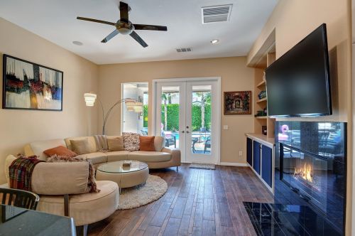 19 Orleans Rd, Rancho Mirage CA  92270-2714 exterior