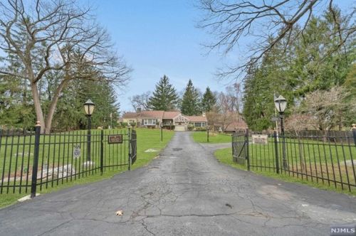 538 Ewing Ave, Franklin Lakes, NJ 07417-2403