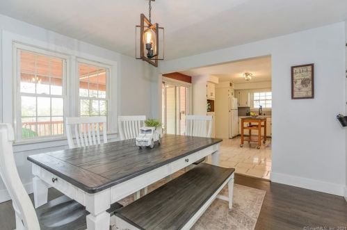 415 Ridge Rd, Middletown CT  06457-5230 exterior