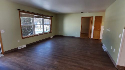 1318 Swamp Rd, Green Bay, WI 54313-1465