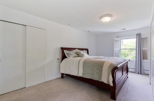 30 Canterbury Rd, White Plains NY  10607-1108 exterior