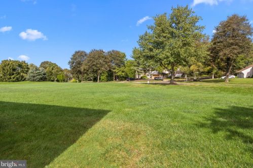 51 Portsmouth Ct, Southampton PA 18966-2620 exterior