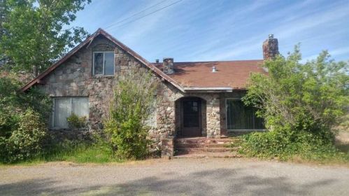 12801 Old Stage Rd, Weed, CA 96094-9524